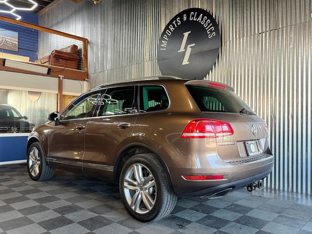 Used 2011 Volkswagen Touareg Sport AWD/4WD image 4