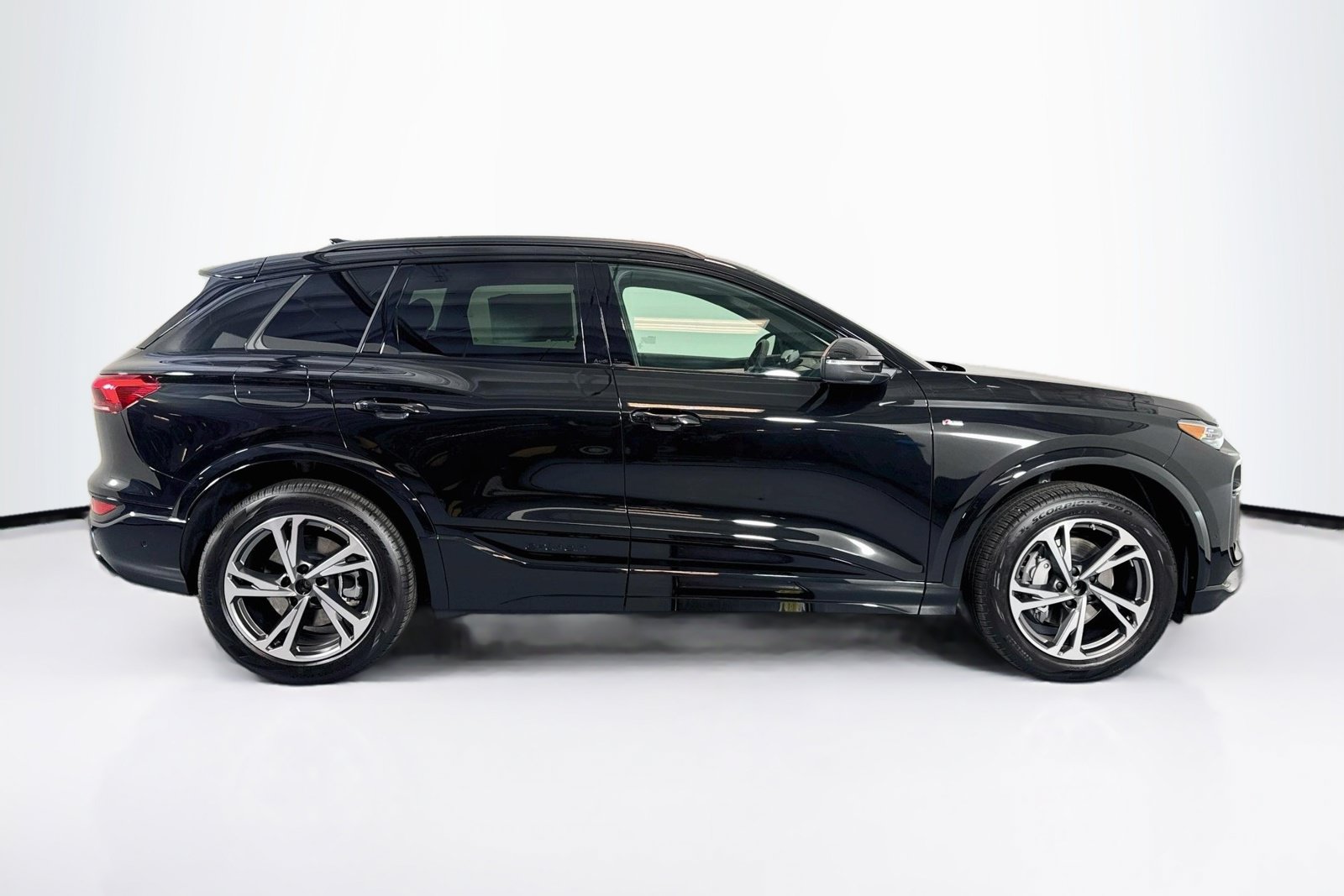 New 2027 Audi Q6 e-tron Premium Plus AWD/4WD image 4
