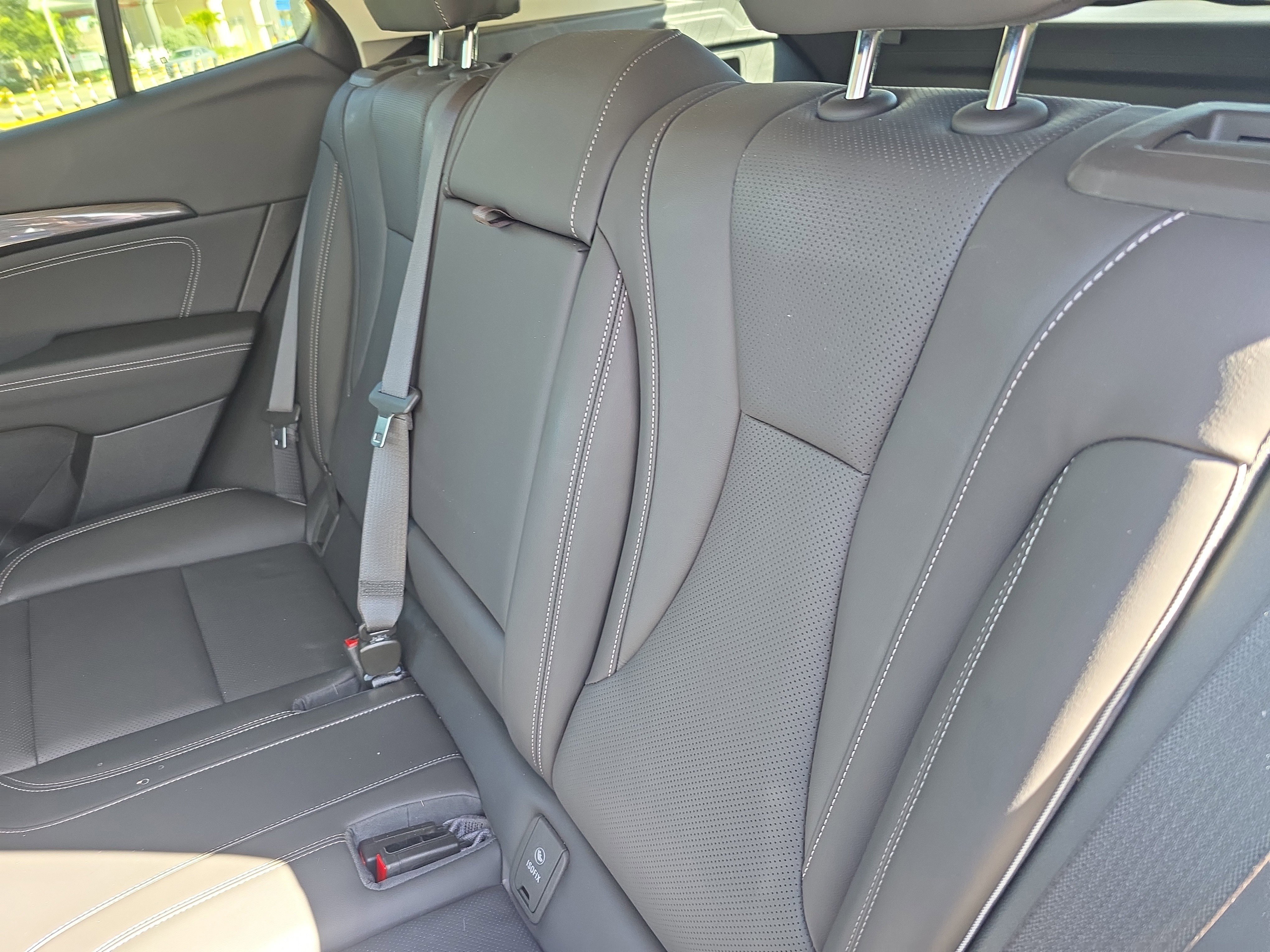 Used 2023 Buick Envision Essence image 13