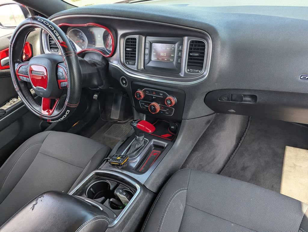 Used 2017 Dodge Charger SE RWD image 29