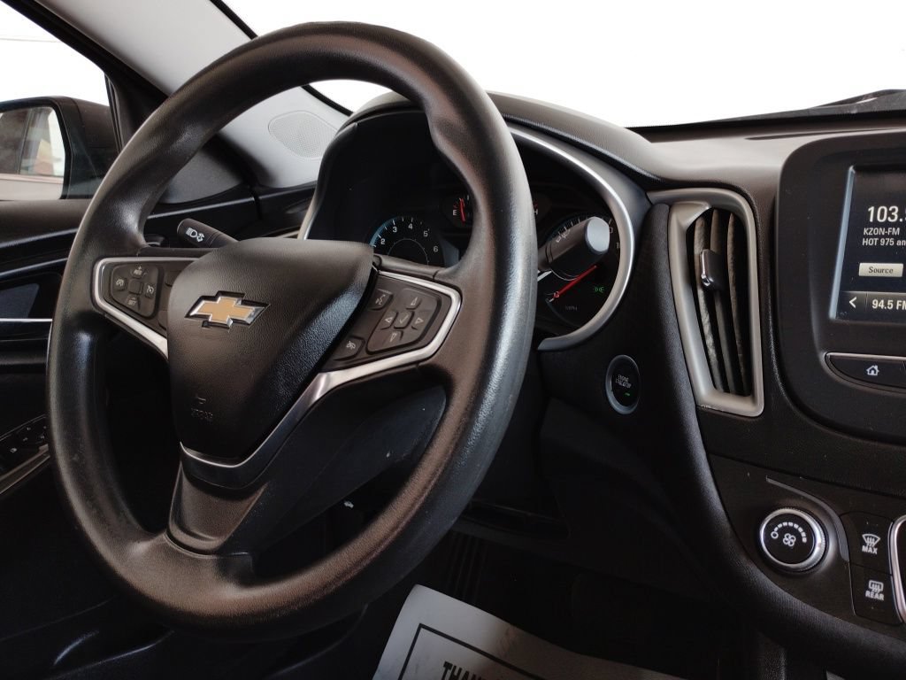 Used 2017 Chevrolet Malibu LS FWD image 25