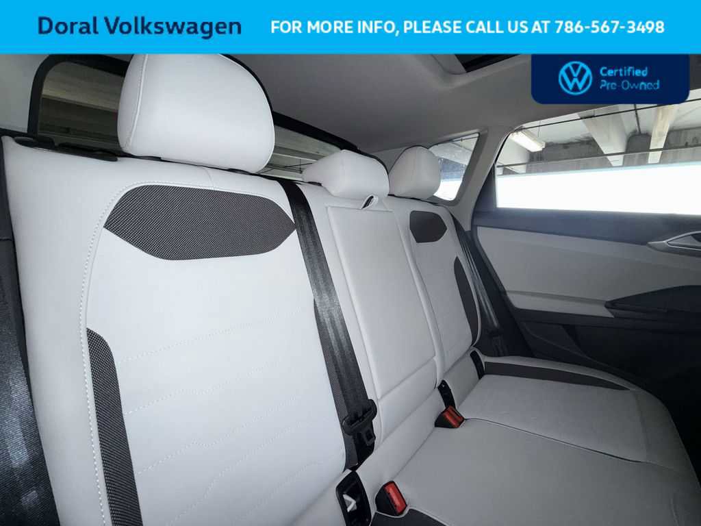 Used 2025 Volkswagen Taos SE FWD image 26