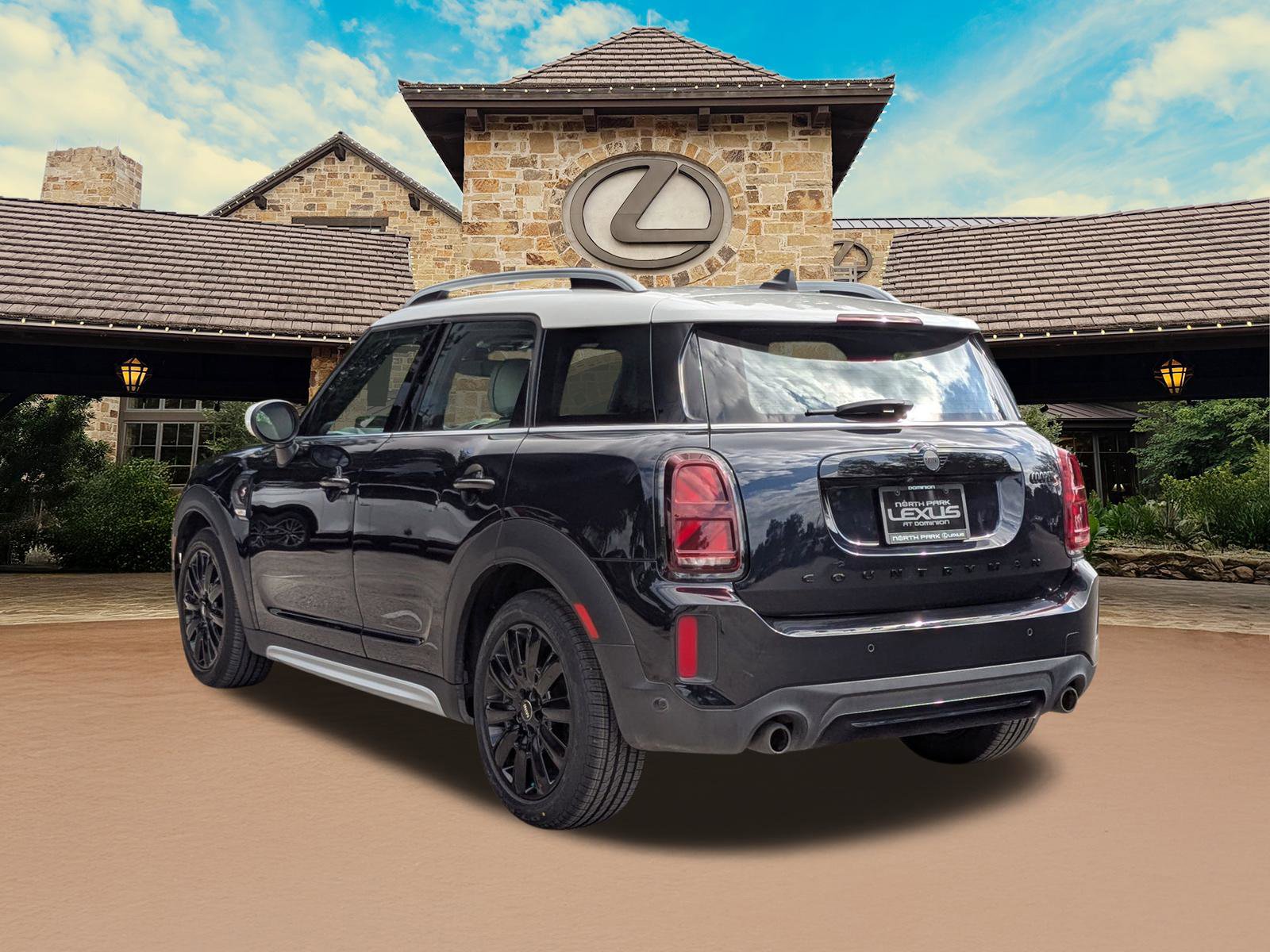 Used 2023 MINI Cooper Countryman S FWD image 3