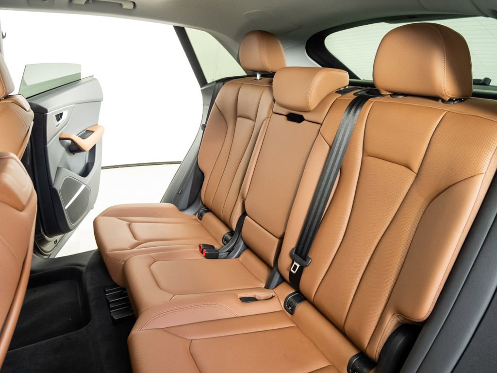 Used 2022 Audi Q8 Premium Plus w/ Premium Plus Package image 21