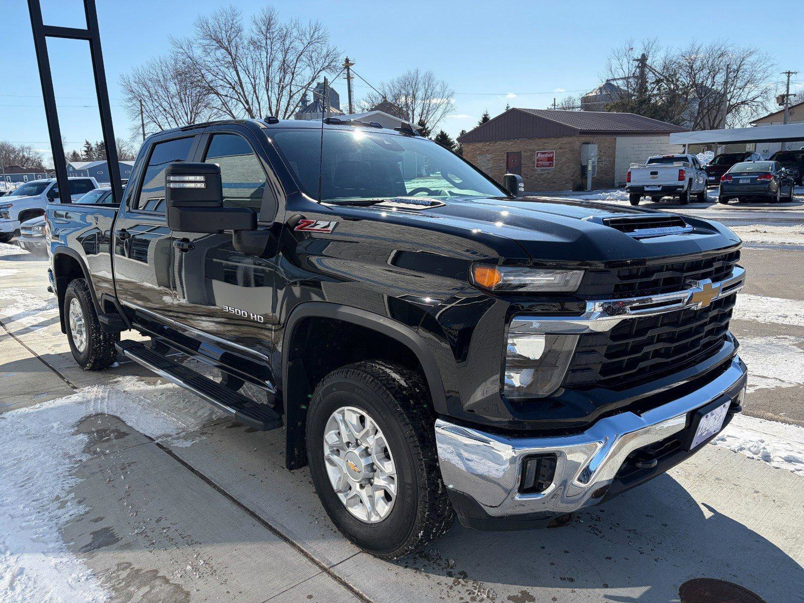 Used 2024 Chevrolet Silverado 3500 LT w/ Convenience Package image 6