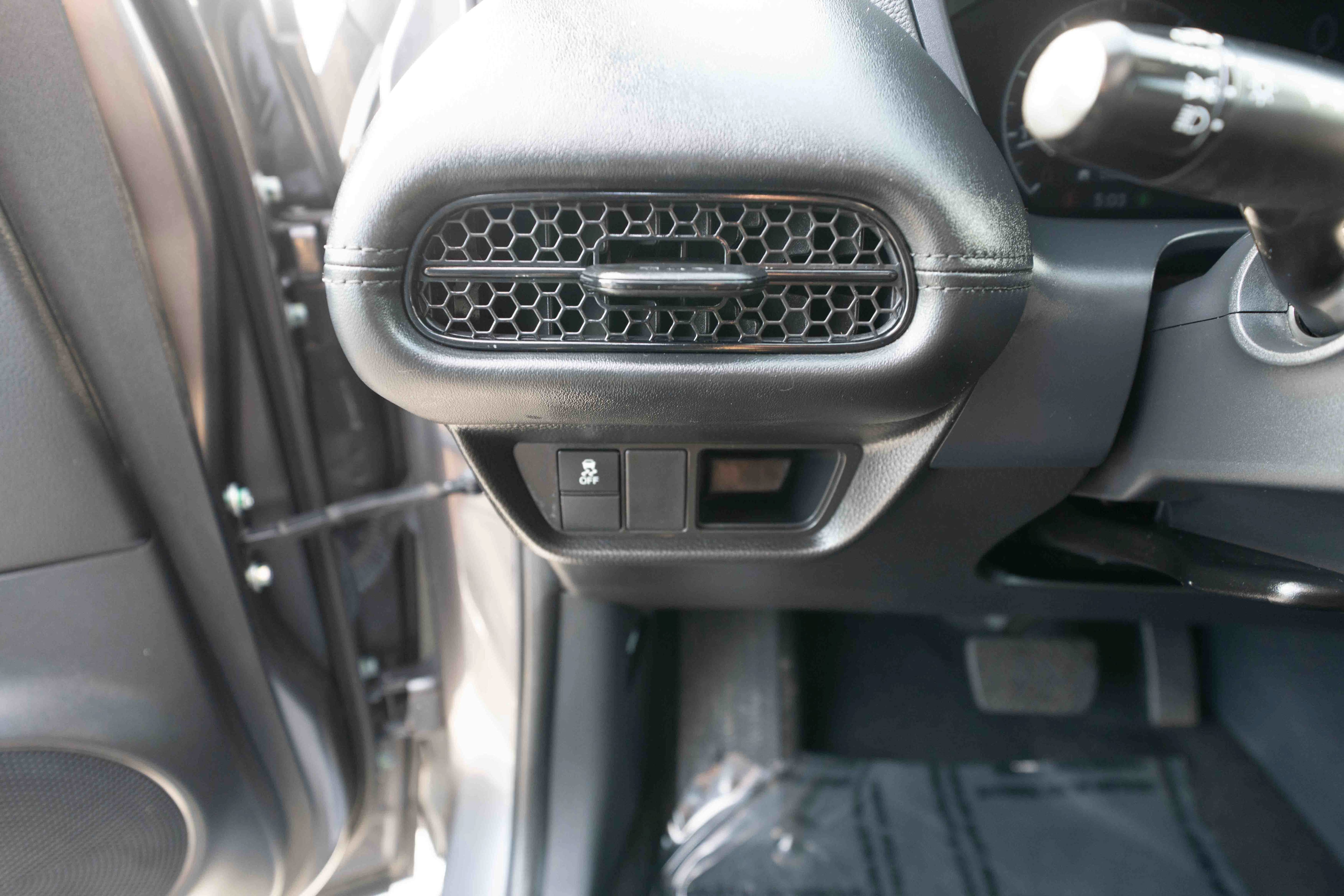 Certified 2025 Honda HR-V LX image 11