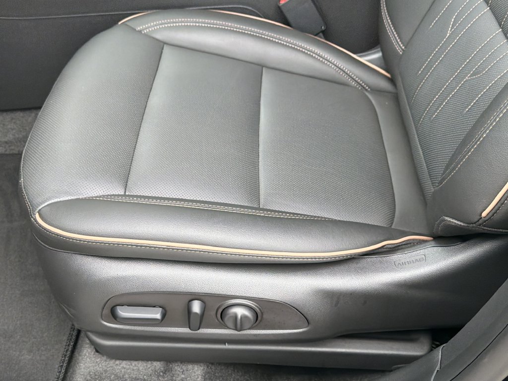 Certified 2025 Buick Envista Avenir FWD image 25