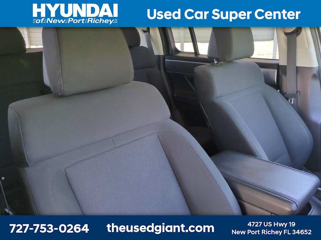 Used 2026 Hyundai Santa Fe SE FWD image 6
