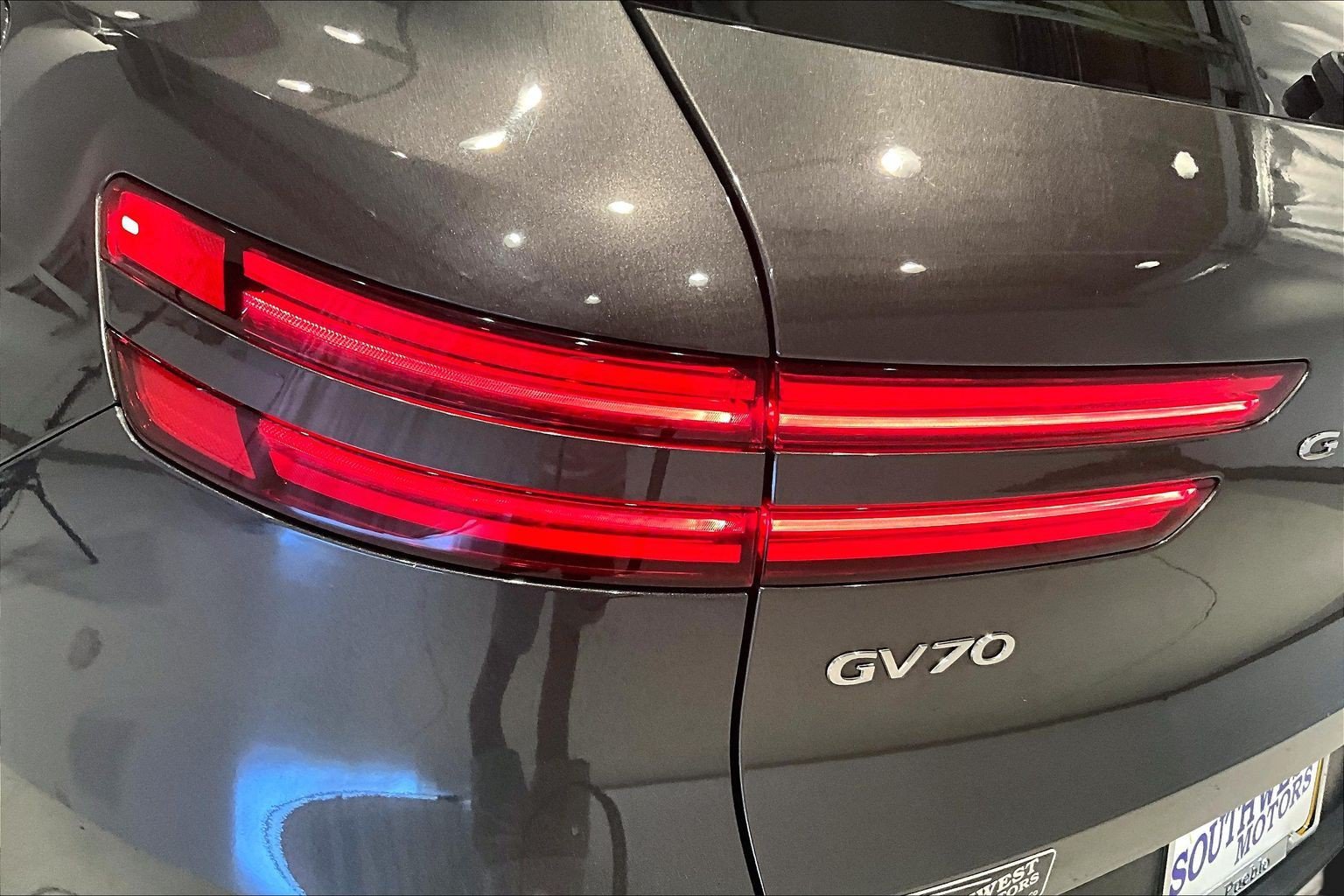 Used 2025 Genesis GV70 2.5T AWD/4WD image 24