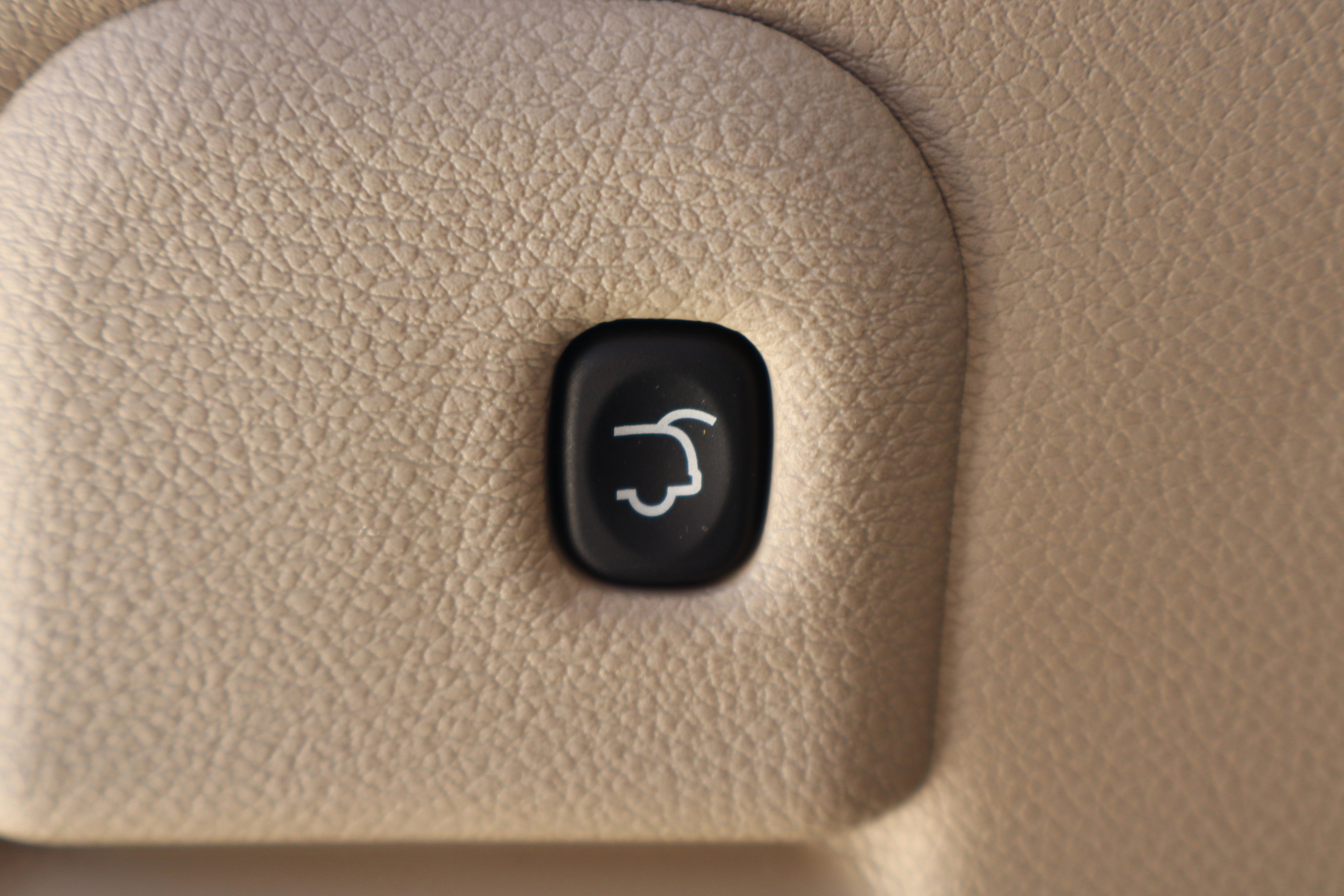 Used 2021 Jeep Grand Cherokee Laredo w/ Security & Convenience Group image 25