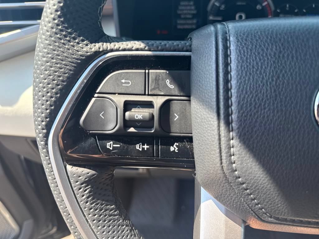 Used 2024 Toyota Tundra Capstone AWD/4WD image 22