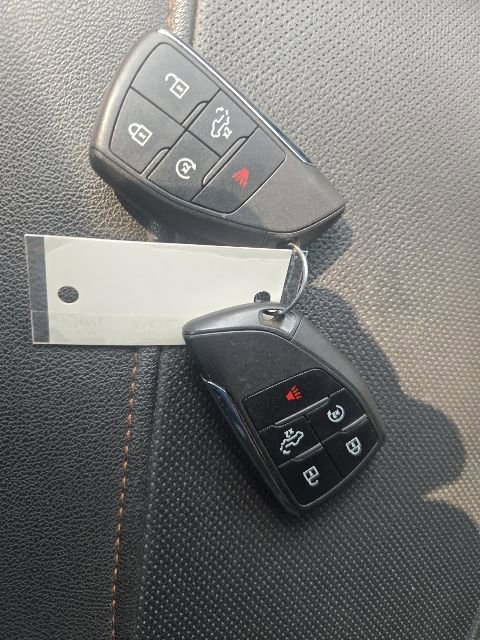 Used 2023 GMC Sierra 1500 AT4 w/ Technology Package AWD/4WD image 12