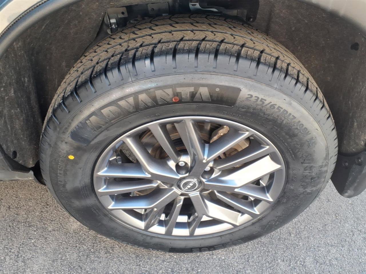 Used 2023 Nissan Rogue S image 10