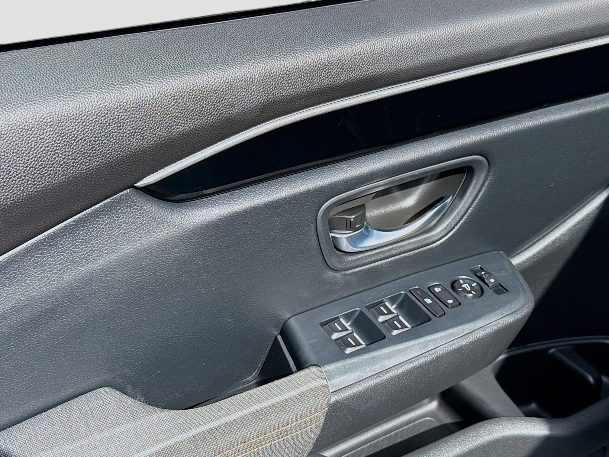 Used 2023 Honda Pilot Sport image 16