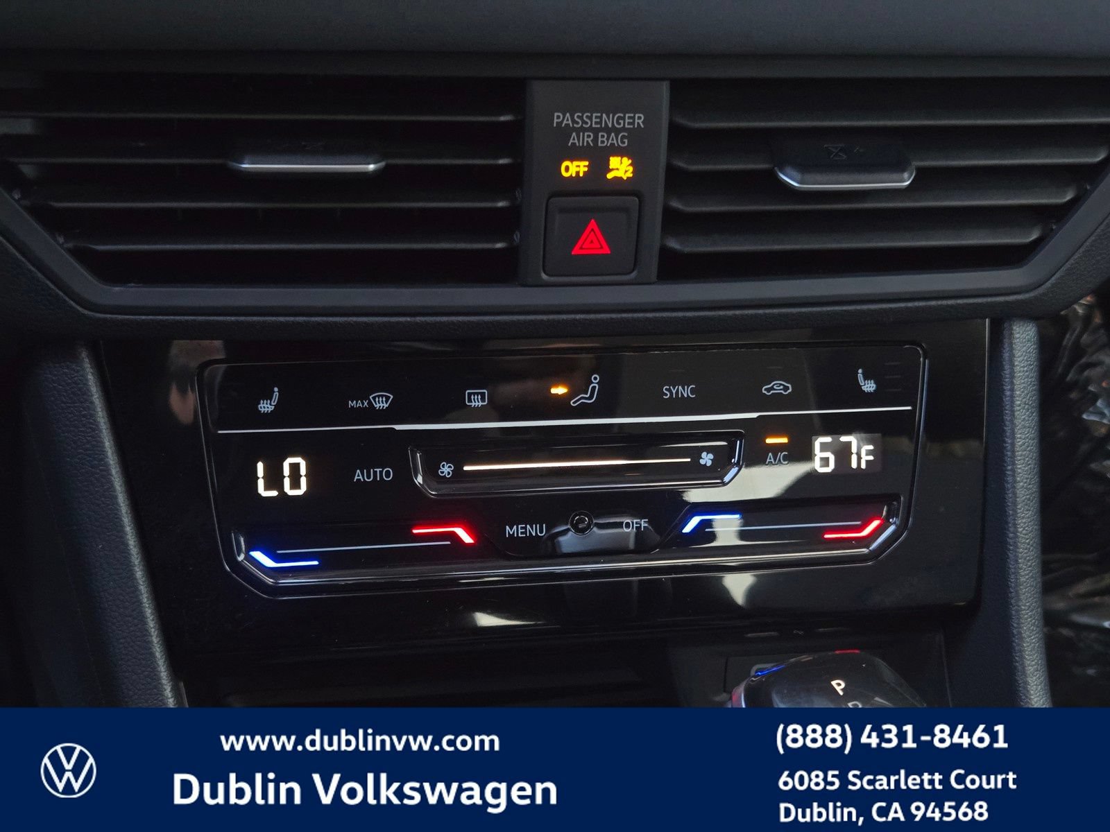 Certified 2025 Volkswagen Jetta SE FWD image 20