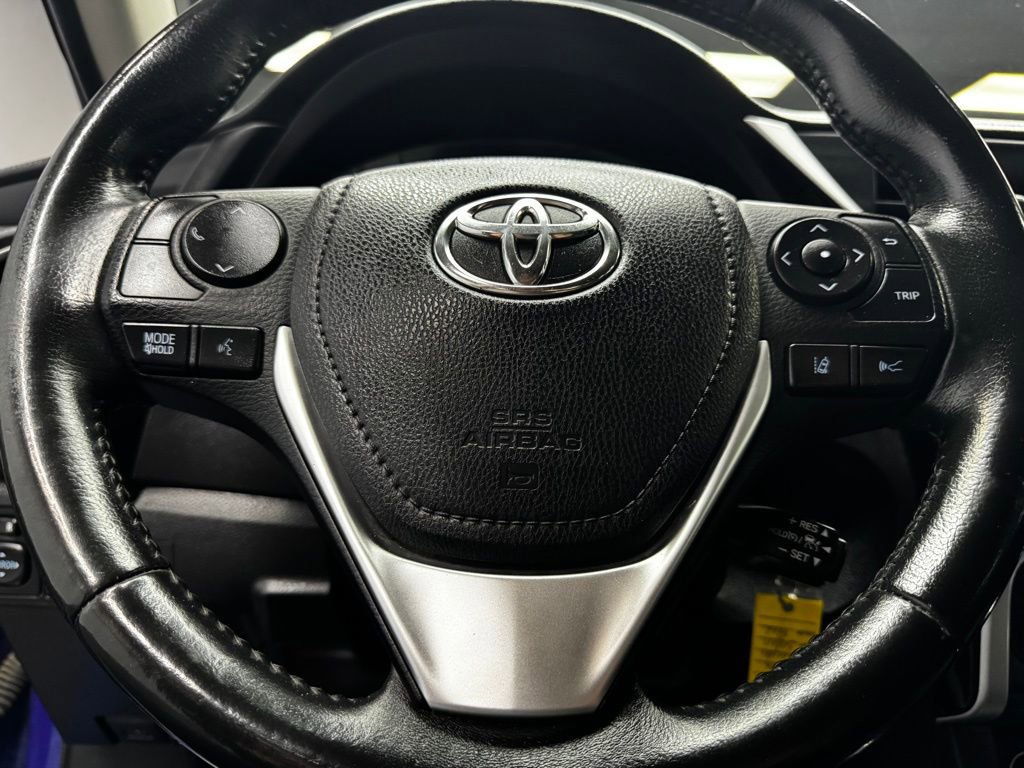 Used 2018 Toyota Corolla SE w/ Body Protection Package FWD image 22