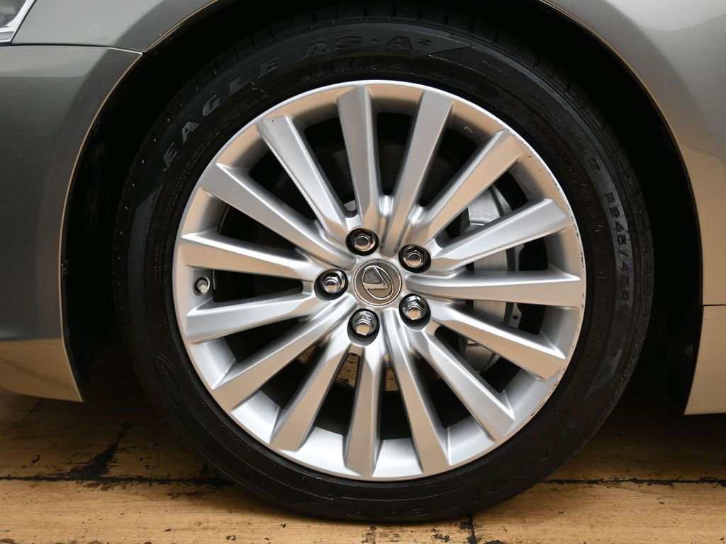 Used 2017 Lexus LS 460 AWD image 12