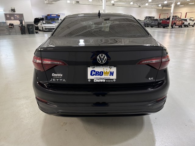 Certified 2024 Volkswagen Jetta SE FWD image 7