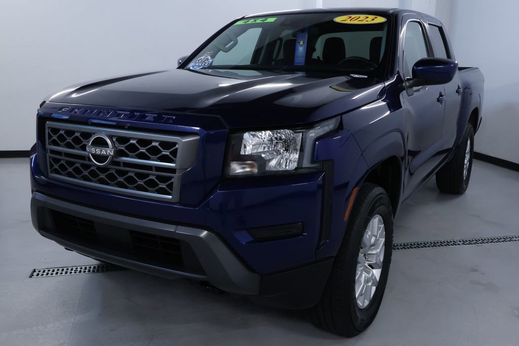 Used 2023 Nissan Frontier SV image 3