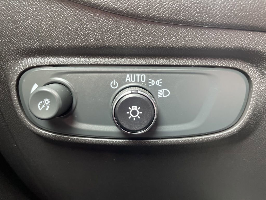 Used 2024 Chevrolet Equinox LS image 24