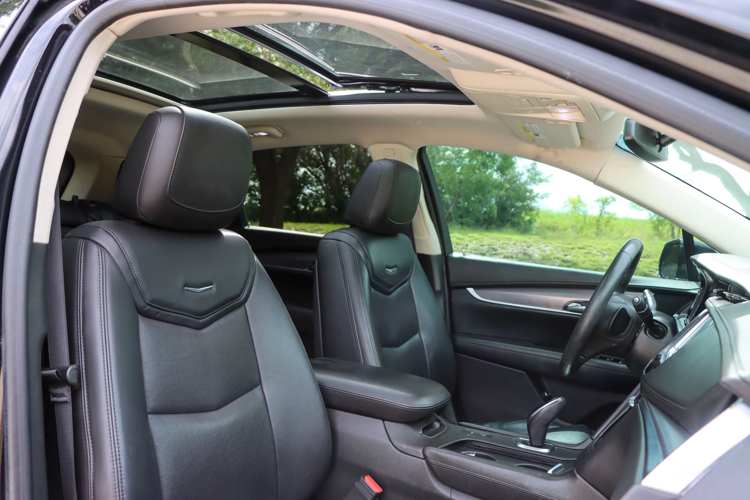Used 2018 Cadillac XT5 Premium Luxury FWD image 21