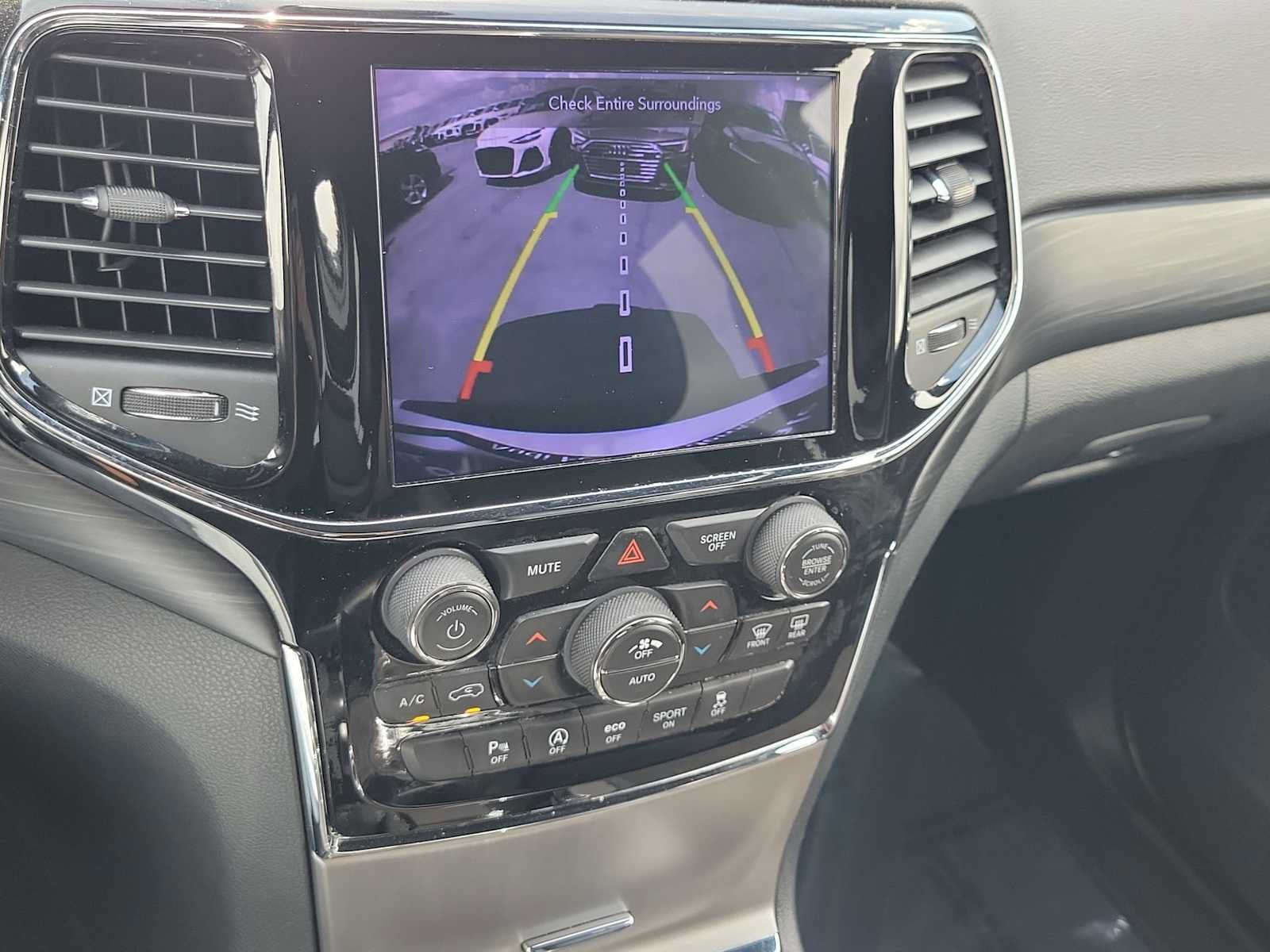 Used 2020 Jeep Grand Cherokee Altitude RWD image 27