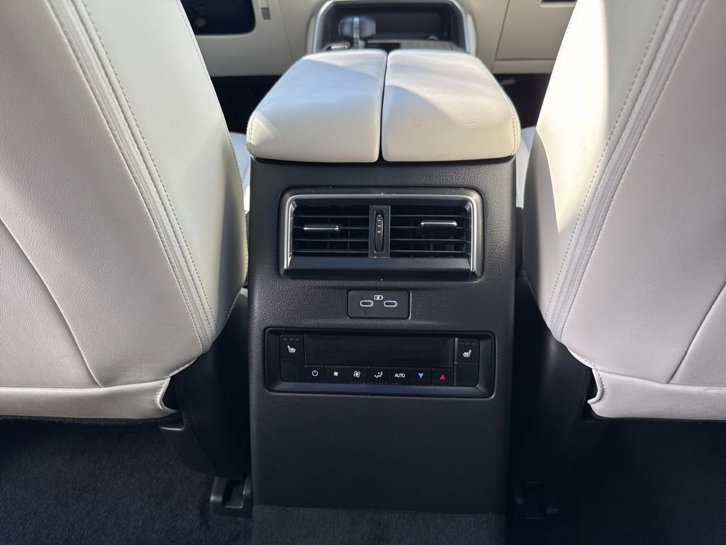 Used 2025 MAZDA CX-90 3.3 Turbo w/ Premium Plus Pkg image 28