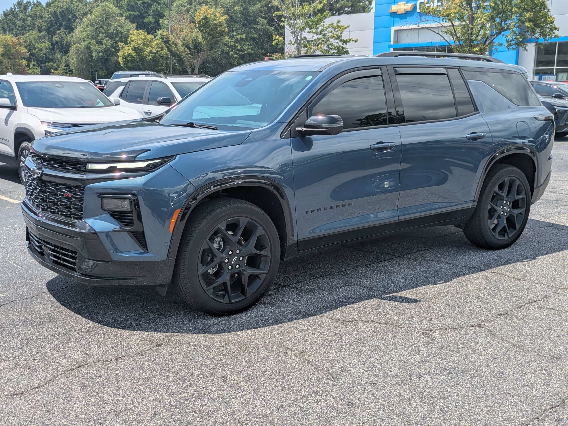 Used 2026 Chevrolet Traverse RS FWD image 8