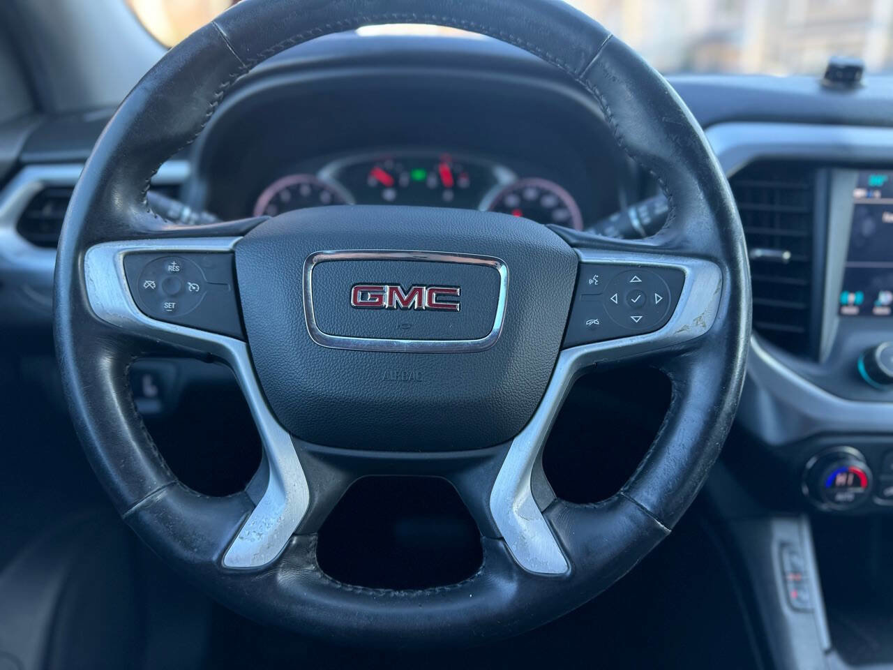 Used 2019 GMC Acadia SLT FWD image 19