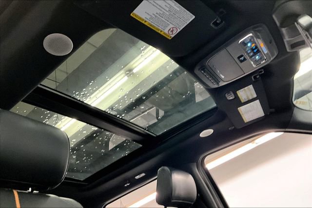 Used 2024 Ford F350 Platinum w/ FX4 Off-Road Package image 19