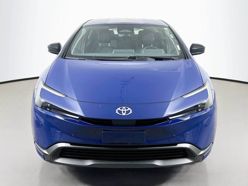 Used 2023 Toyota Prius LE FWD image 2