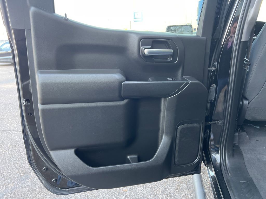 Used 2019 Chevrolet Silverado 1500 Custom w/ Infotainment Package image 16