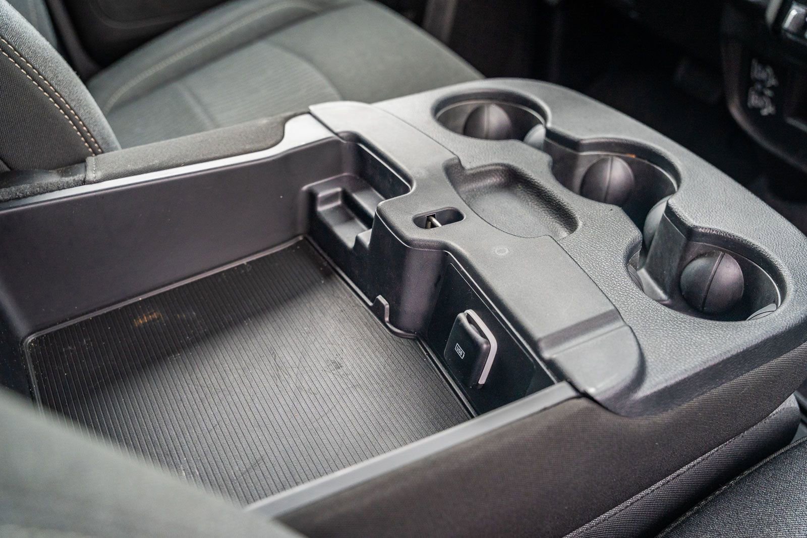 Used 2024 RAM 2500 Big Horn w/ Sport Appearance Package image 11