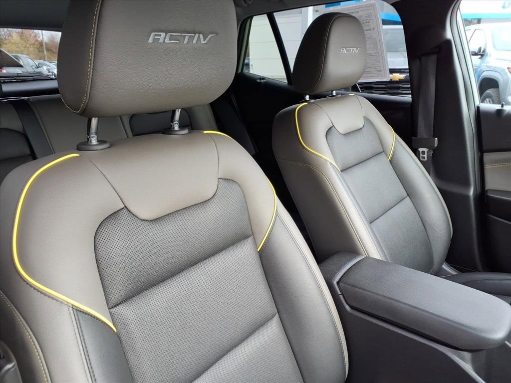 Used 2025 Chevrolet Trax ACTIV w/ Sunroof Package image 23
