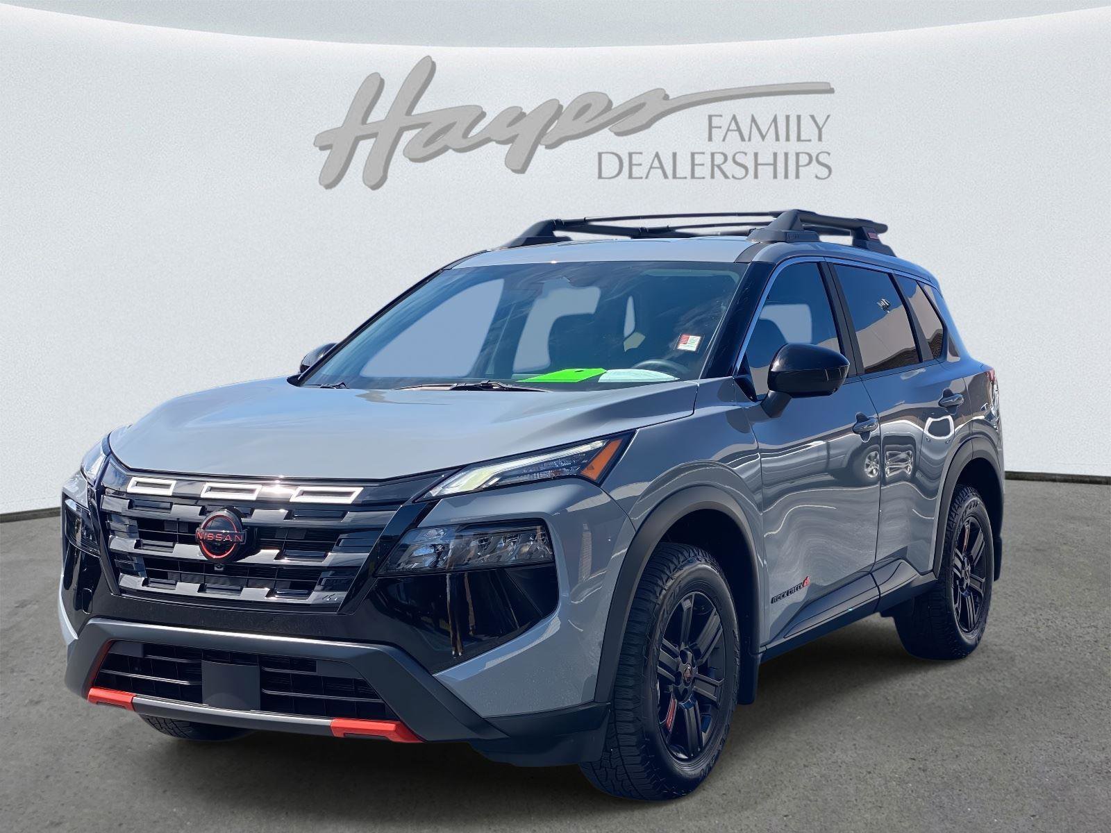 Used 2025 Nissan Rogue SV image 10