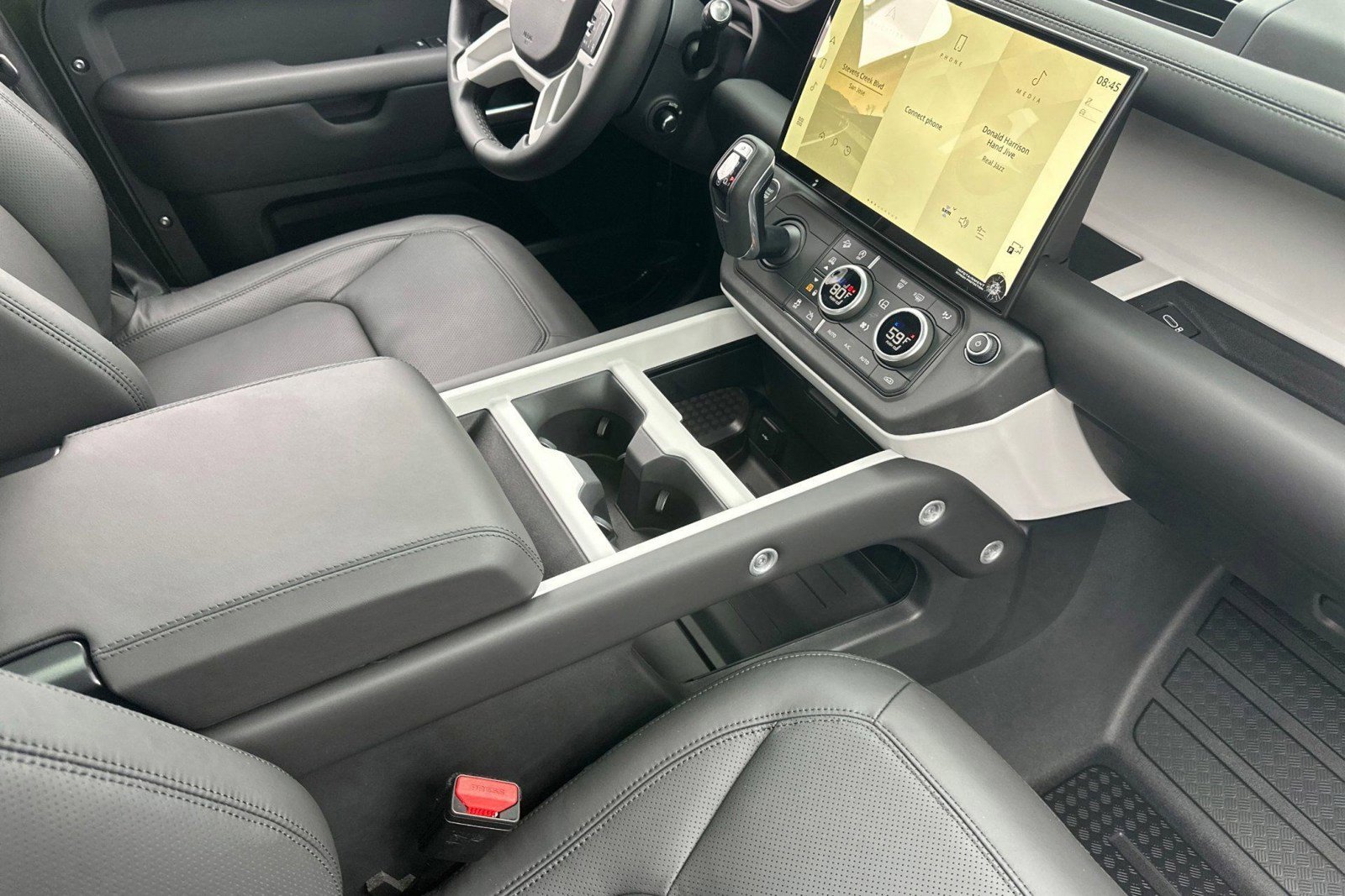 New 2026 Land Rover Defender 130 X-Dynamic SE image 26