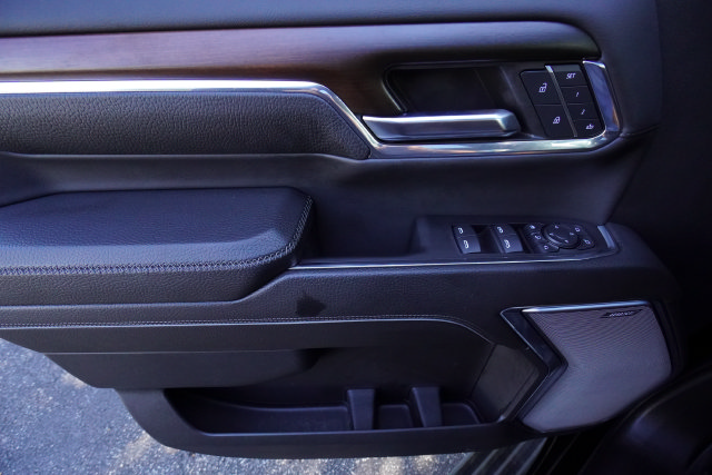Used 2024 GMC Sierra 3500 Denali AWD/4WD image 15