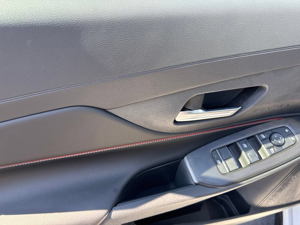 New 2027 Nissan Sentra SR FWD image 11