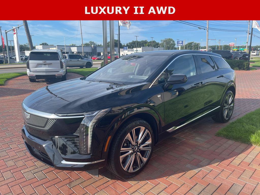 Used 2025 Cadillac Optiq Luxury 2 AWD/4WD image 1