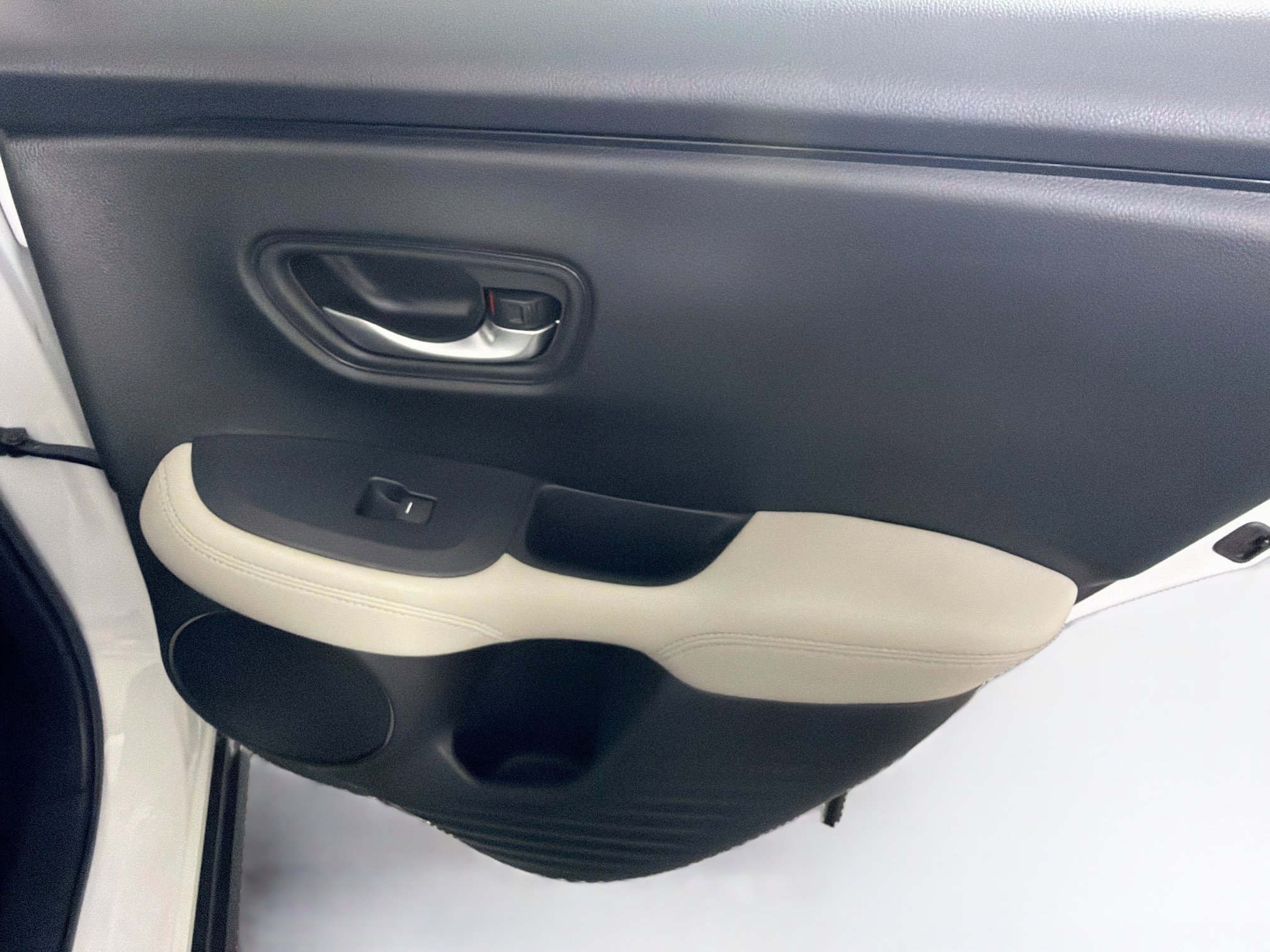 Used 2024 Honda HR-V LX image 27