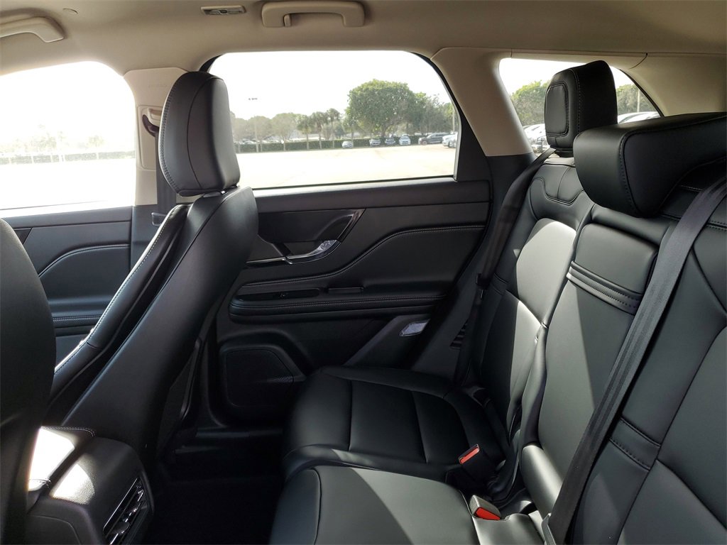 New 2026 Lincoln Corsair Premiere image 11