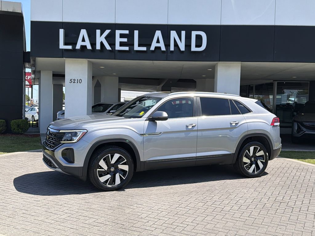 Used 2025 Volkswagen Atlas Cross Sport SE FWD image 2