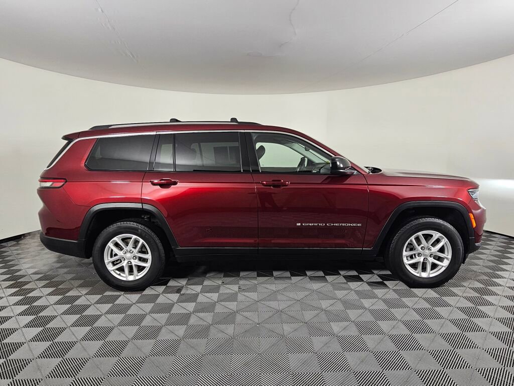 Used 2023 Jeep Grand Cherokee L Laredo AWD/4WD image 2