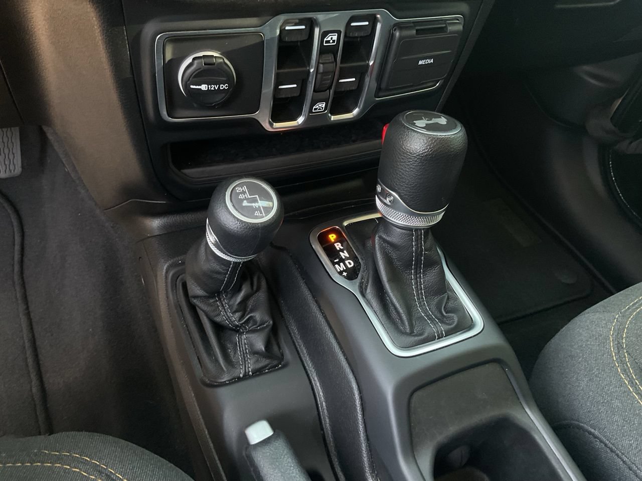 Used 2025 Jeep Wrangler Unlimited Sport AWD/4WD image 18