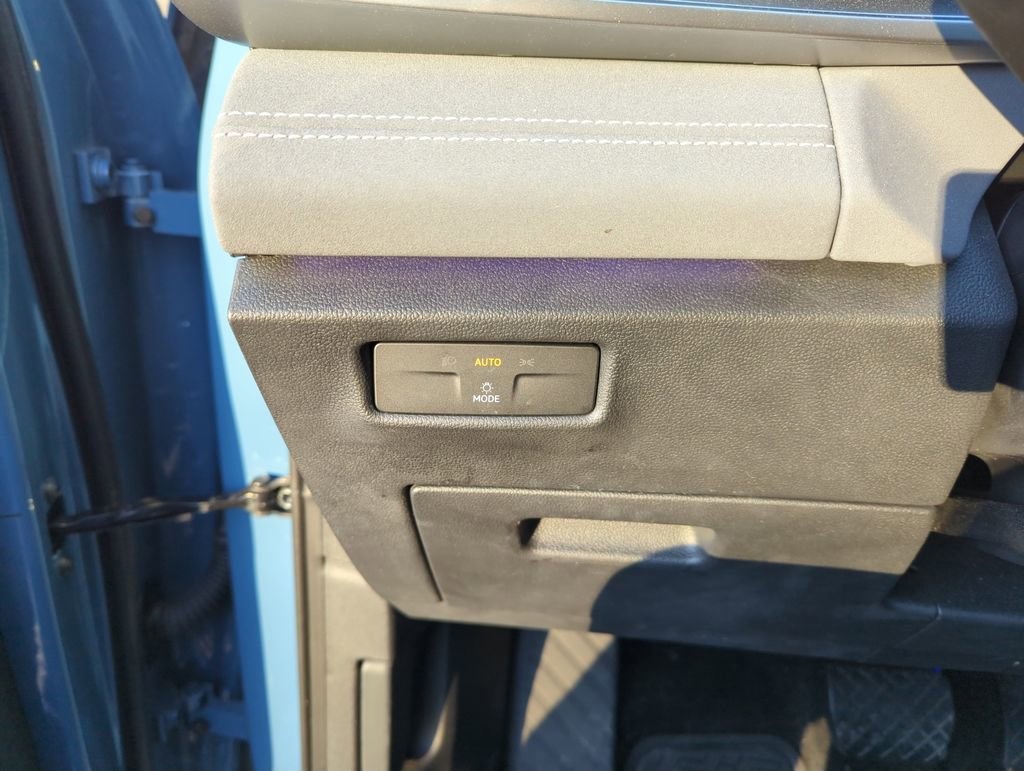 Certified 2025 Volkswagen Tiguan SE image 19