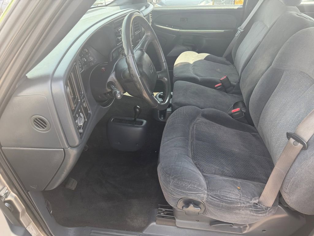 Used 2001 Chevrolet Silverado 1500 LS w/ Firm Ride Suspension Pkg AWD/4WD image 9