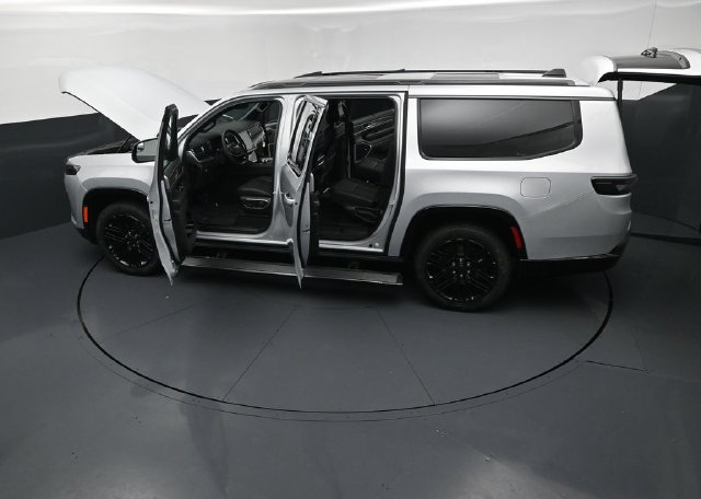 New 2026 Jeep Grand Wagoneer L Limited AWD/4WD image 27