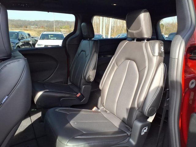 New 2026 Chrysler Pacifica Select FWD image 10