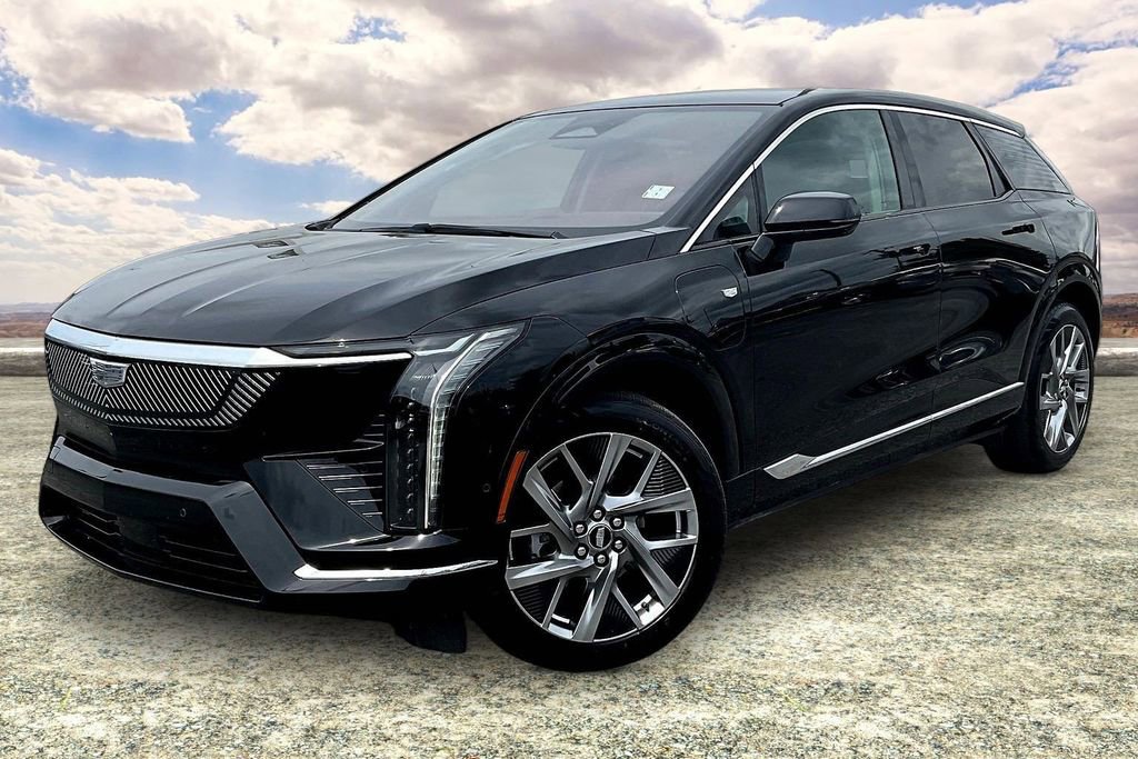 Certified 2025 Cadillac Optiq Luxury 2 w/ LPO, Floor Liner Package AWD/4WD image 3