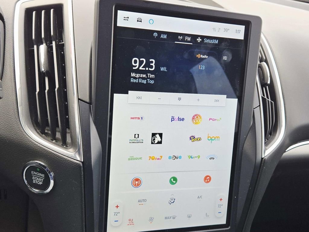 Used 2022 Ford Edge Titanium image 25